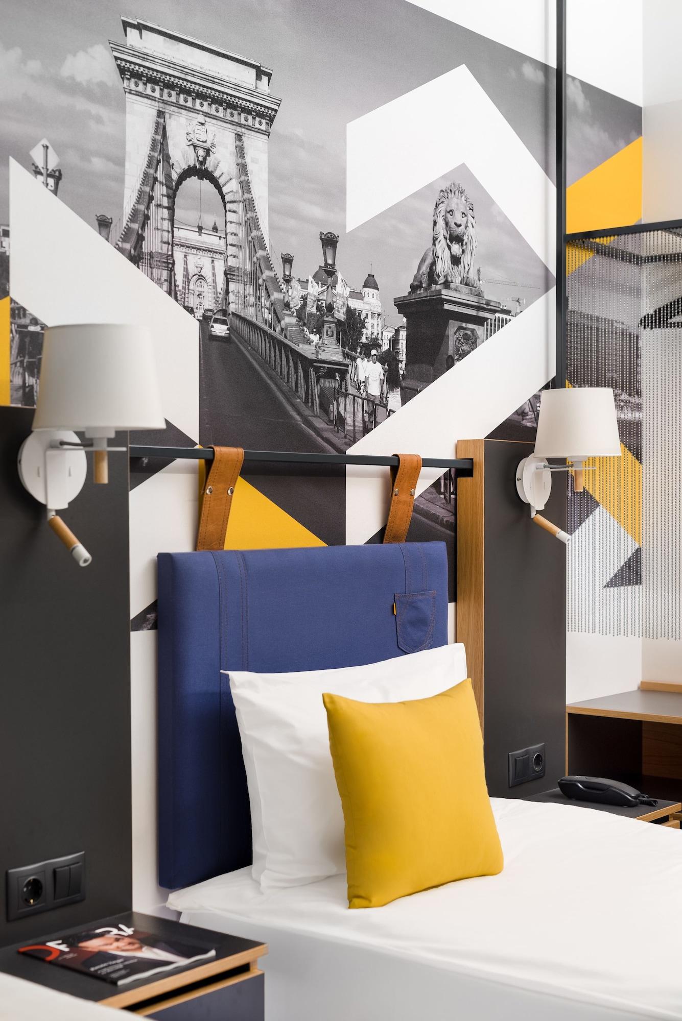D8 Hotel Budapest Bagian luar foto