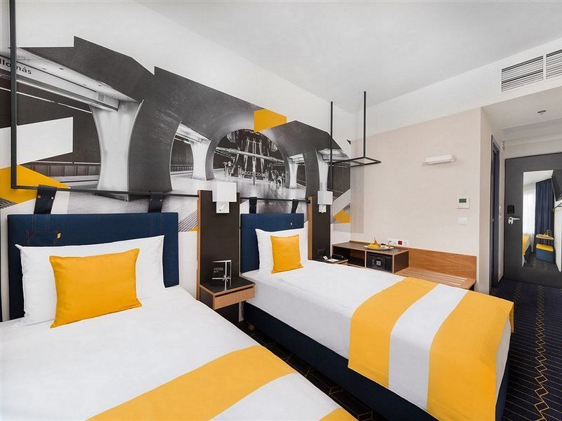 D8 Hotel Budapest Bagian luar foto